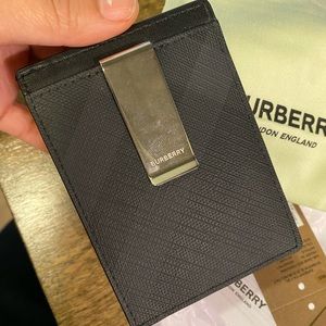 Burberry Mens London Chase money clip/card holder. New.